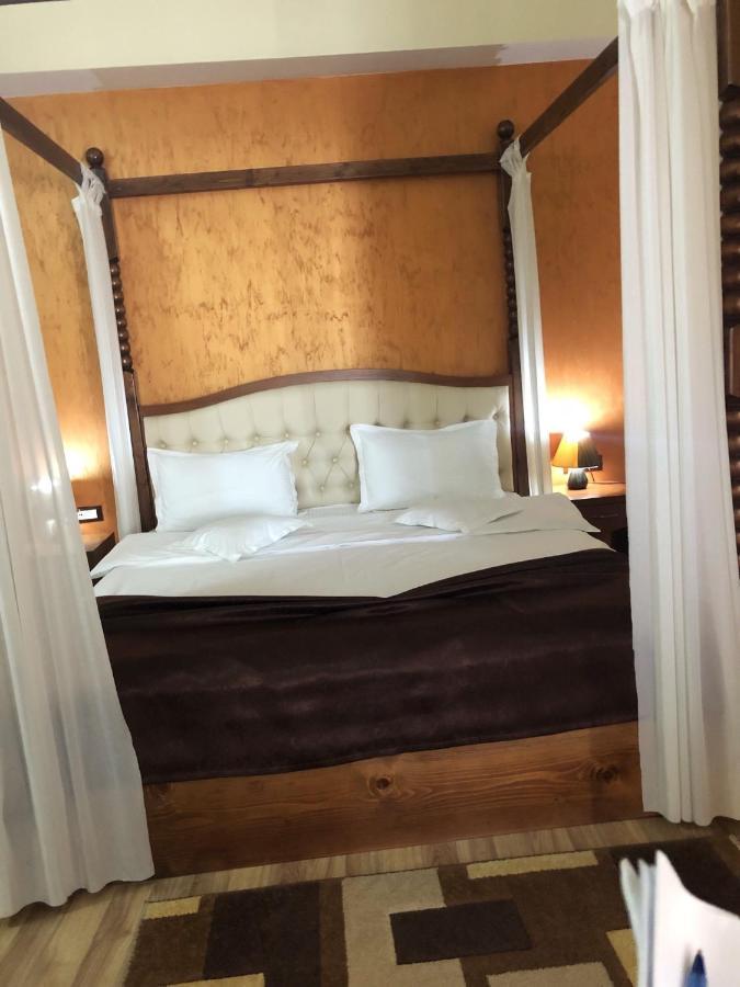 Hotel Crystal Palace Râmnicu Vâlcea 외부 사진